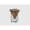 Mesa auxiliar de rincón modelo Avila-68 en madera acabado natural, 68cm(alto) 42cm(ancho) 42cm(fondo).